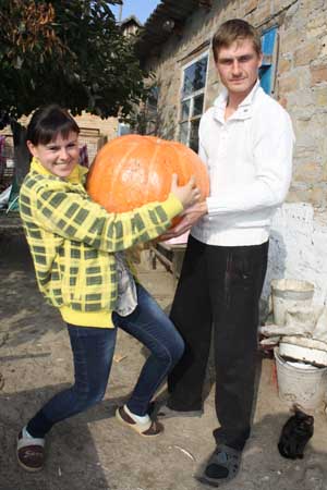 Alena s Mihailom i tikvoi